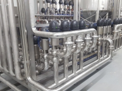 Manifold de vannes dans usine de conditionnement de jus de fruits